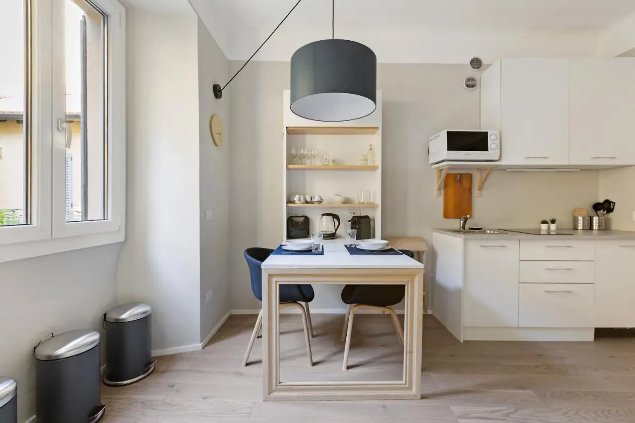 Apartamento Guesthost - Sempione & Garibaldi Comfy Studio Milão