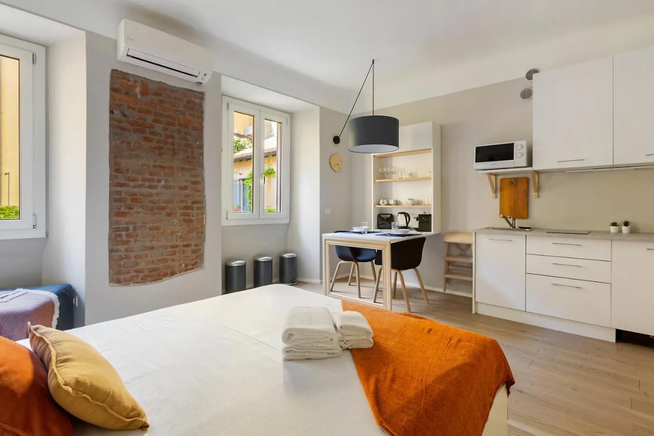 Guesthost - Sempione & Garibaldi Comfy Studio Milan Apartment